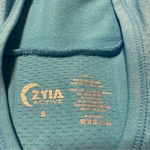 Zyia Active Light Blue Peak Performance Lightweight Long Sleeve Hoodie - Picture 7 of 9